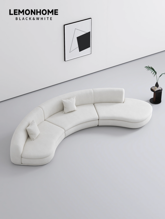 Canapé incurvé de style scandinave